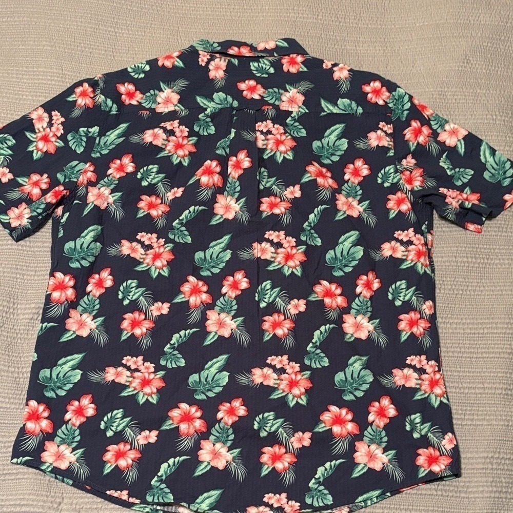 NWT Chaps Men's Navy and Red Floral Shirt - Picture 11 of 12